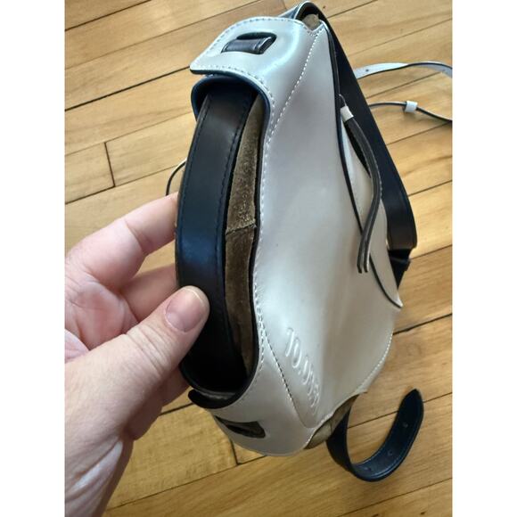 10.03.53 crossbody half moon cream colored bag - Picture 3 of 7